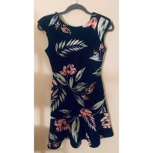 Elegant Dress with Festive Tropical Fauna Design